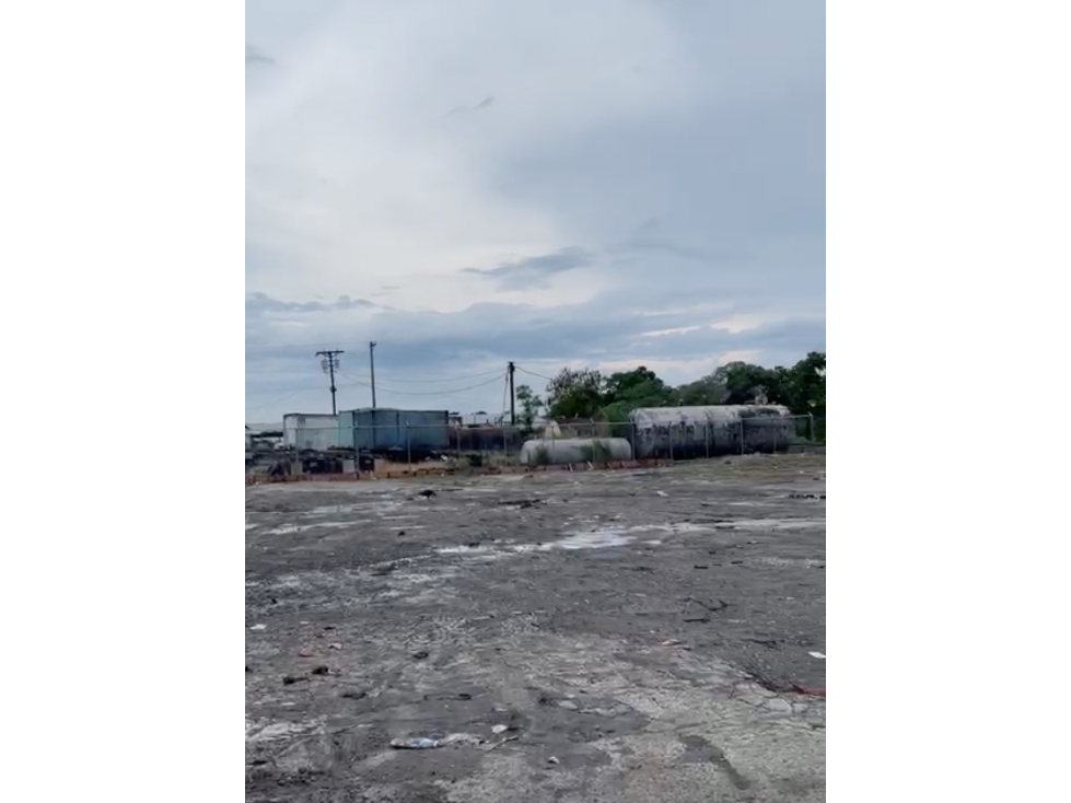 SE VENDE TERRENO COMERCIAL 4518M EN MAÑANITAS CERCADO SOBRE VIA - 5