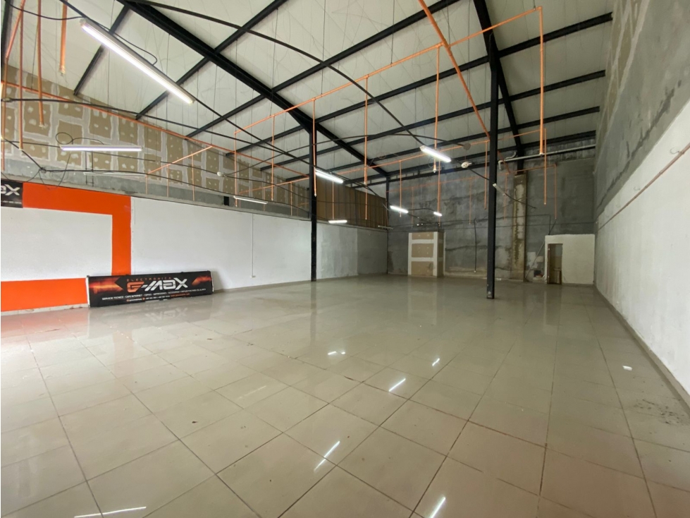 LOCAL / JUAN DIAZ / CRYSTAL PLAZA / 200M / PLANTA BAJA / VIA PRINCIPAL - 5