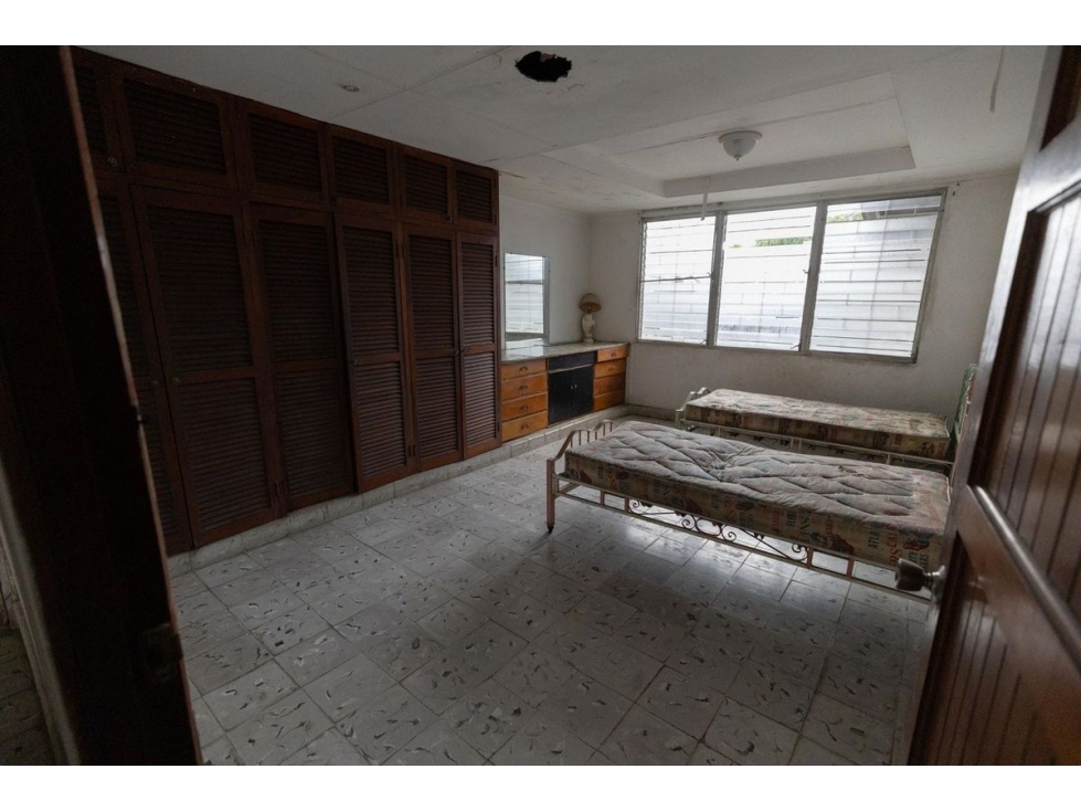 PARQUE LEFEVRE / CERCA PARQUE OMAR / 967M / 4 HABITACIONES YH - 6