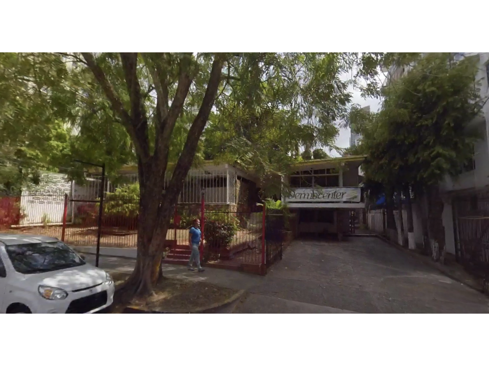 EL CANGREJO / COMERCIAL O RESIDENCIAL / 900 M2 / 1ZM7 / FRENTE A VIA - 4