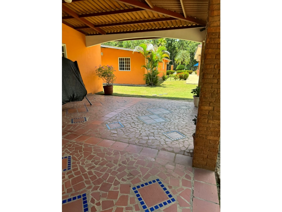 COCLE / ANTON / 80000M PLANOS / 4 CASAS / 8 CABAÑAS / SOBRE LA VIA AG - 5