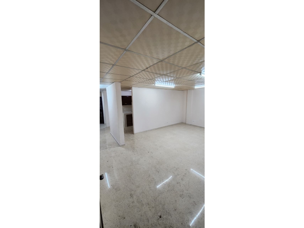 CHORRERA / EDIFICIO / 113 M2 / COMERCIAL / PLANTA BAJA - 2