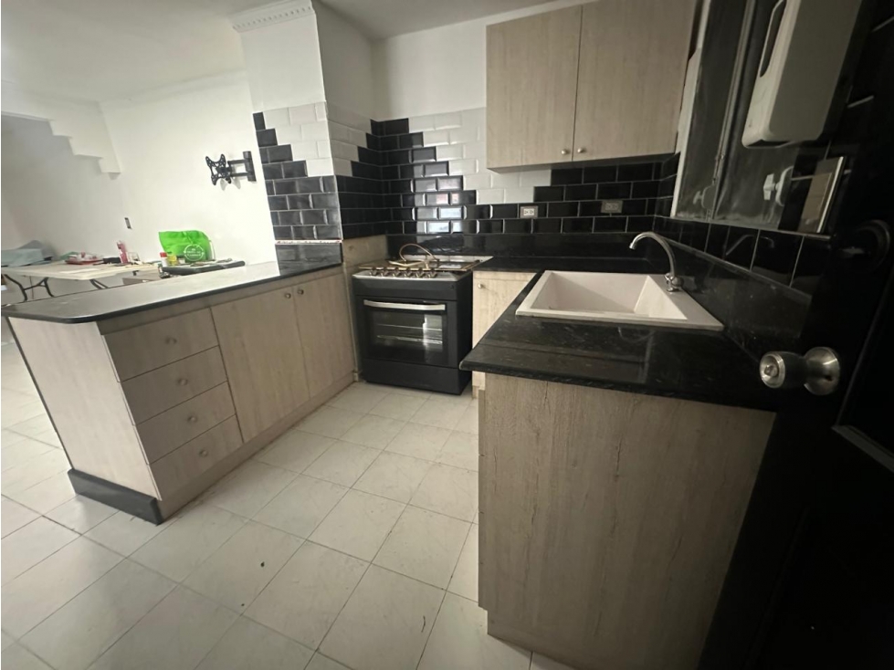 CHANIS / LA FONTANA / 232M / 5 HABITACIONES / ESTUDIO / 2 NIVELES — foto 5