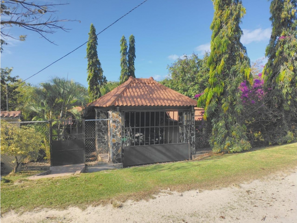 SE VENDE CASA EN SAN CARLOS LAS UVAS 1001 M2 CON PISCINA