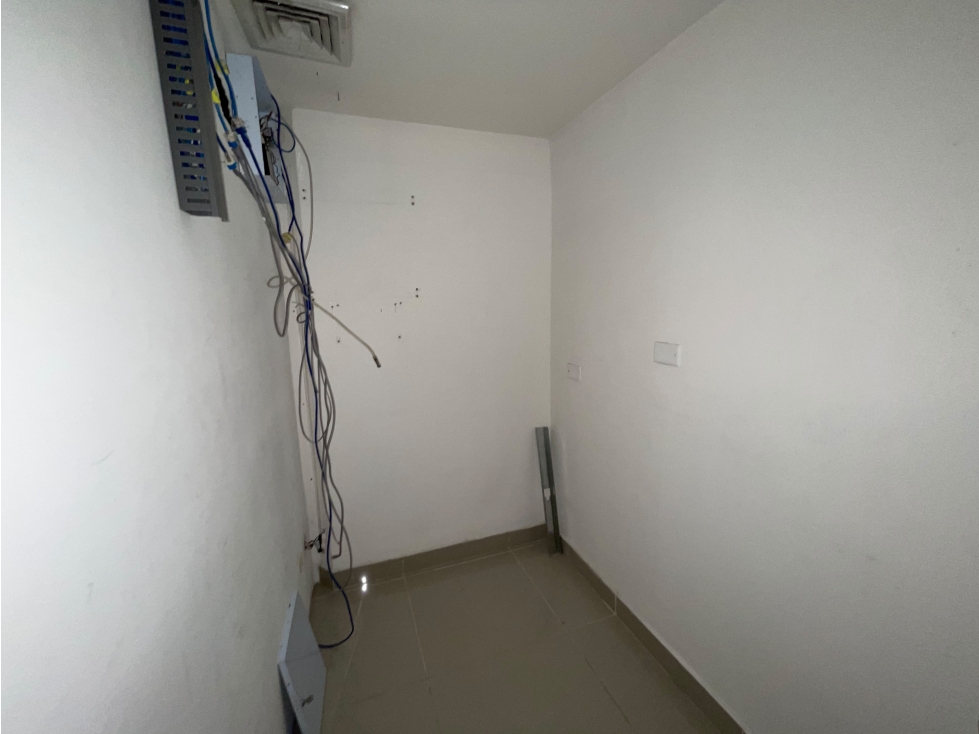 OFICINA / BELLA VISTA / VALLARINO / 120M / 1 BAÑO / 4 DIVISIONES - 6