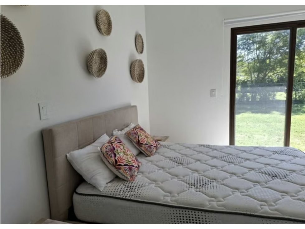 CHAME / LA COLONIA / 1110M / 3 HABITACIONES / 4 BAÑOS / PISCINA