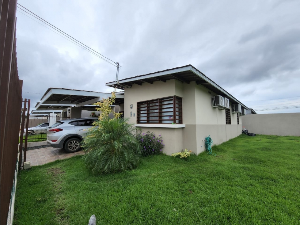 SE ALQUILA CASA ARRAIJÁN SENDEROS DE ARRAIJÁN 323M SEMI-AMOBLADO