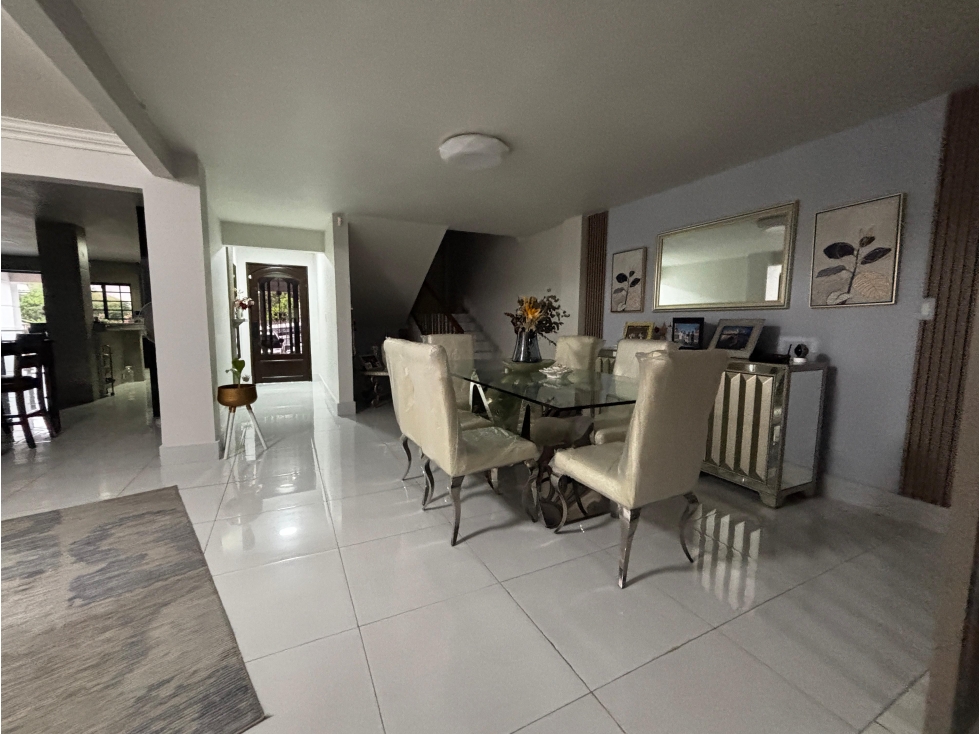 EL BOSQUE / ALTOS DE LA MONTAÑA / 286m2 / 4 HABITACIONES / 3 PISOS