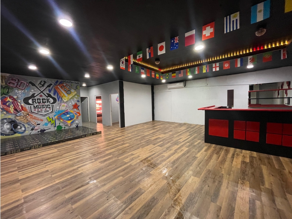 LOCAL COMERCIAL / CONDADO DEL REY / 170M / ESPACIO AMPLIO / SOBRE VIA
