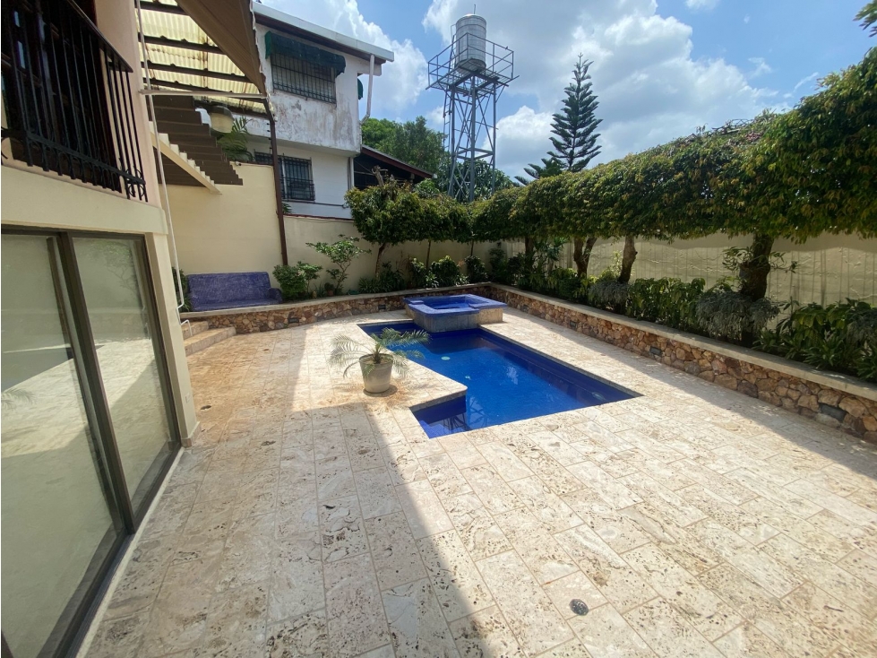 CASA CON PISCINA / BETANIA / LA ALAMEDA / AMOBLADA / 442m2 / 5 HABIT. — foto 4