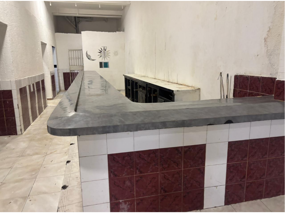ALQUILER DELOCAL EN CASCO VIEJO ESPACIO AMPLIO IDEAL PARA DISCOTECA