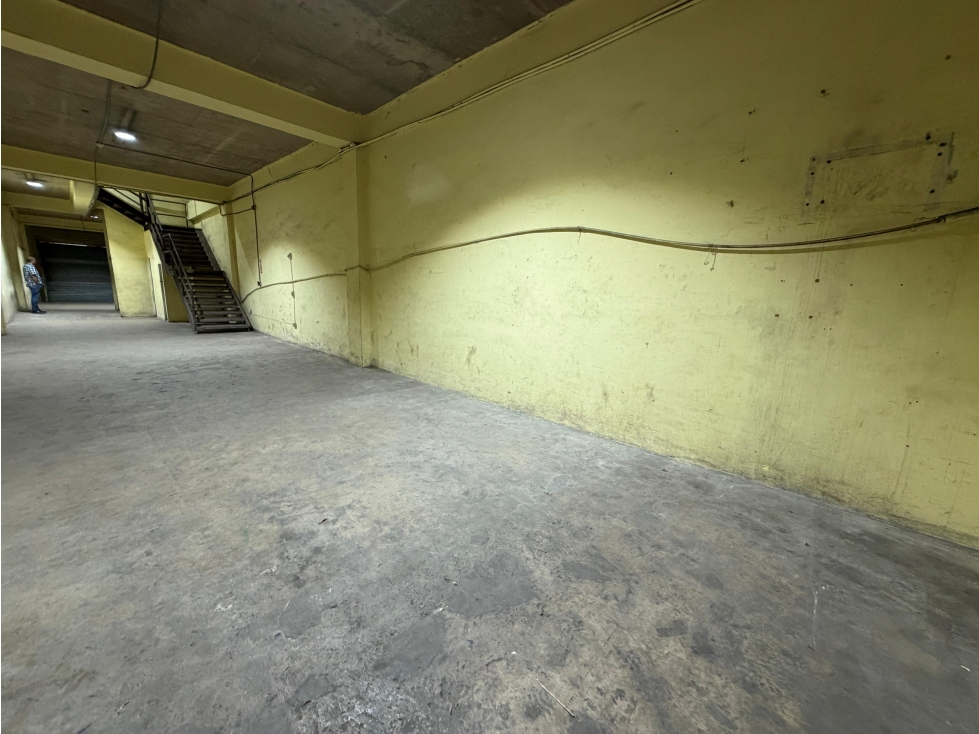 COLON / ZONA LIBRE / GALERA COMERCIAL FRANCE FIELD / 2750M / 3 NIVELES - 3