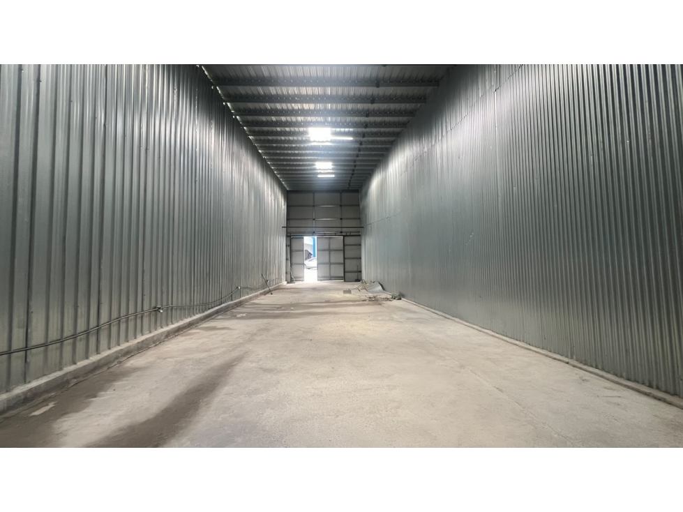 SE ALQUILA GALERA COMERCIAL 200M EN LAS MAÑANITAS PARQUE INDUSTRIAL - 6