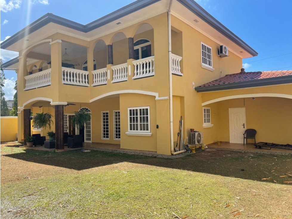 ANCÓN / RAINFOREST VILLAGE / 4 HABITACIÓN / 762M / PATIO / TERRAZA — foto 2