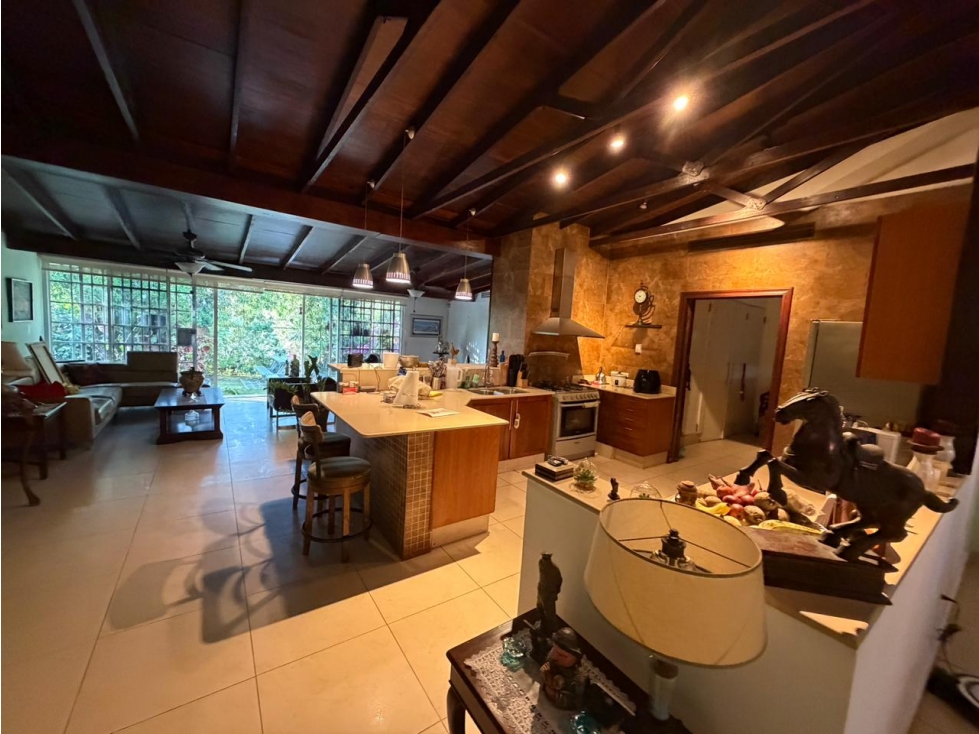LLANOS DE CURUNDU / 700M / 3 HABITACION + SERVICIO / PATIO / TERRAZA — foto 3