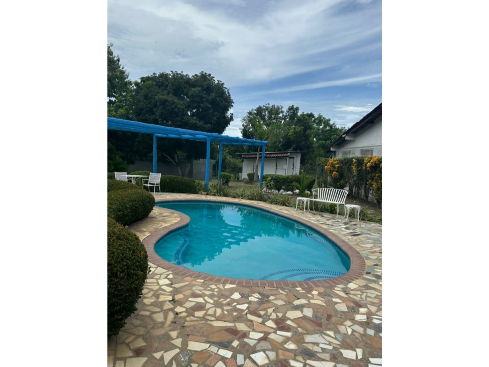 CHAME / CORONADO / 5 HABITACIONES / 3750 M2 / 4 BAÑOS / PISCINA — foto 3