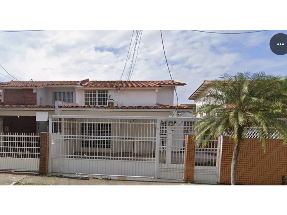 SE VENDE CASA EN CHANIS LA FONTANA 232M 5 HABITACIONES 2 NIVELES