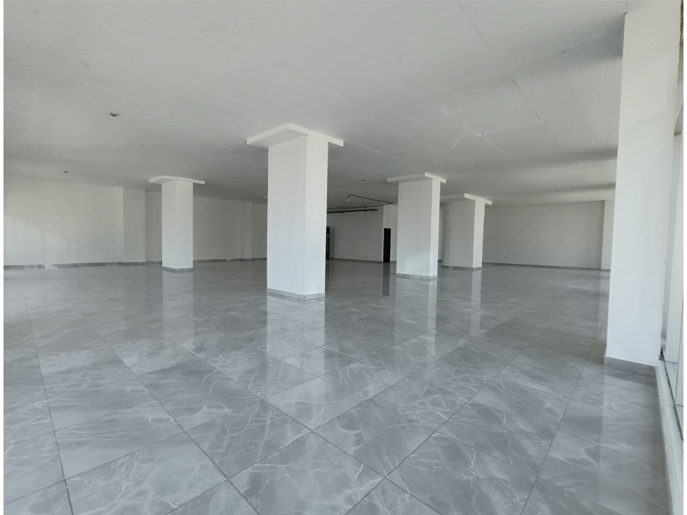 ALQUILER DE OFICINA EN CALLE 50 REVOLUTION F&F TOWER TORNILLO DE 400M