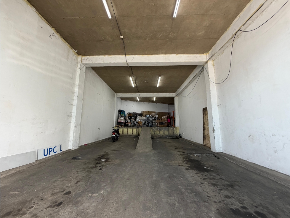 COLON / ZONA LIBRE / GALERA COMERCIAL FRANCE FIELD / 2750M / 3 NIVELES - 4