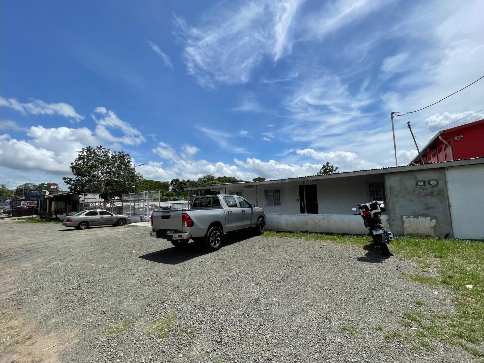 TERRENO / CHORRERA / 1800M / PLANO / SOBRE VIA ASFALTADA / INVERSIÓN - 6