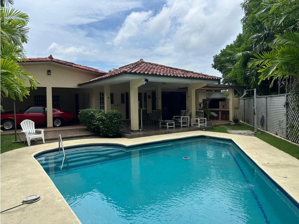 SE VENDE CHANIS ALTOS DEL ROMERAL 420M 4 HABITACION 3.5 BAÑOS PISCINA