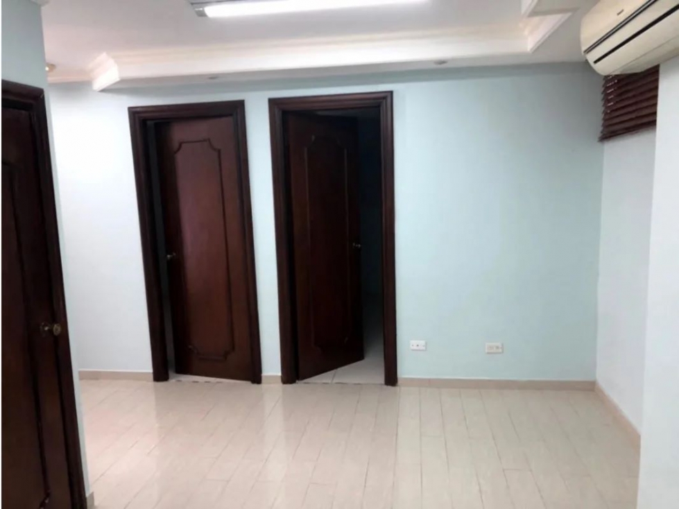 LOCAL COMERCIAL / PARQUE LEFEVRE / SANTA ELENA / 66m2 / PLANTA BAJA