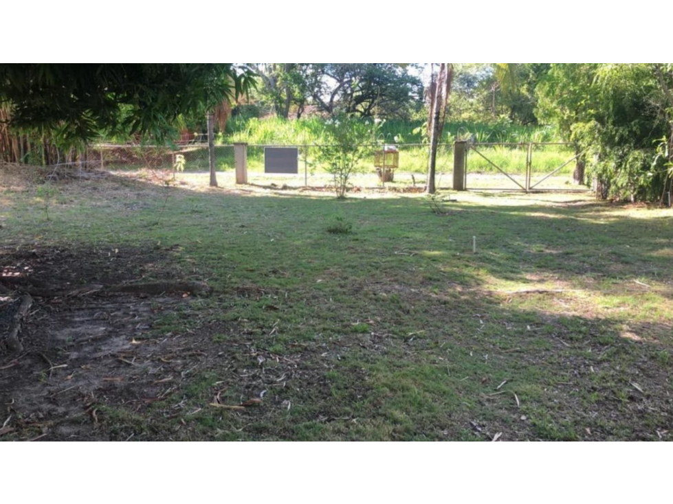 CORONADO / TERRENO A POCOS MINUTOS DE LA PLAYA / 1158M2 / AMPLIO