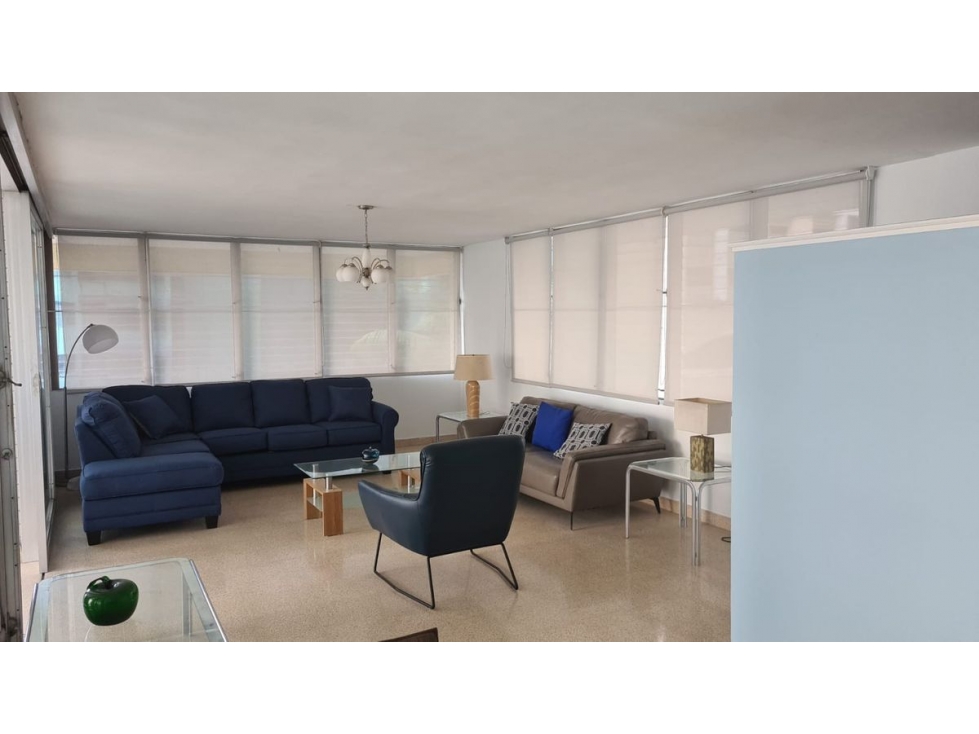 SE VENDE APARTAMENTO EN OBARRIO EDIFICIO EDEN ROC CON 2 BALCONES — foto 4