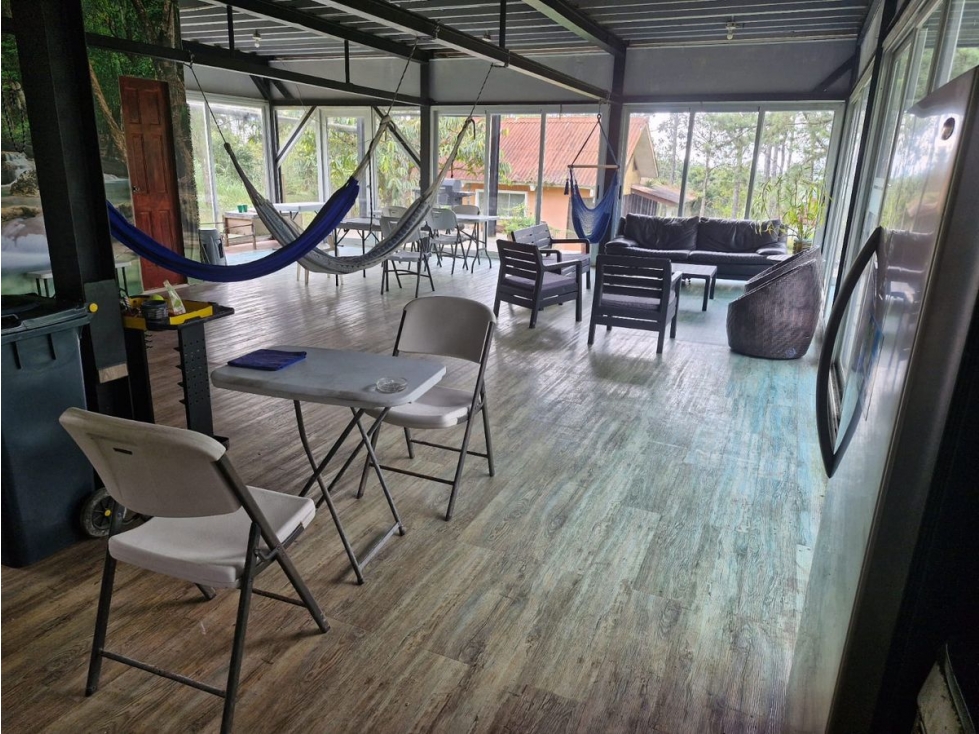 CERRO AZUL / 1000M2 / 4 HABIT / TERRAZA / JARDÍN / TOTALMENTE CERCADA — foto 2
