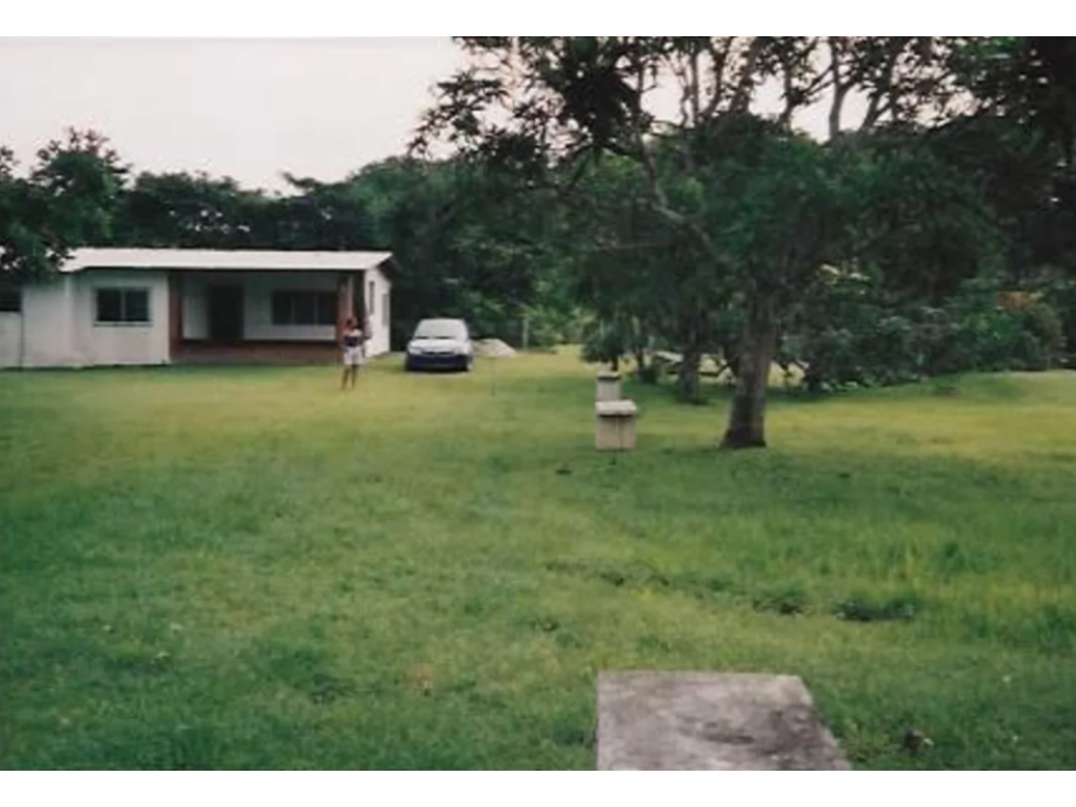 SAN CARLOS / PUNTA BARCO / 2,423 M2 / 2 HABITACIONES / AMPLIO JARDIN - 1