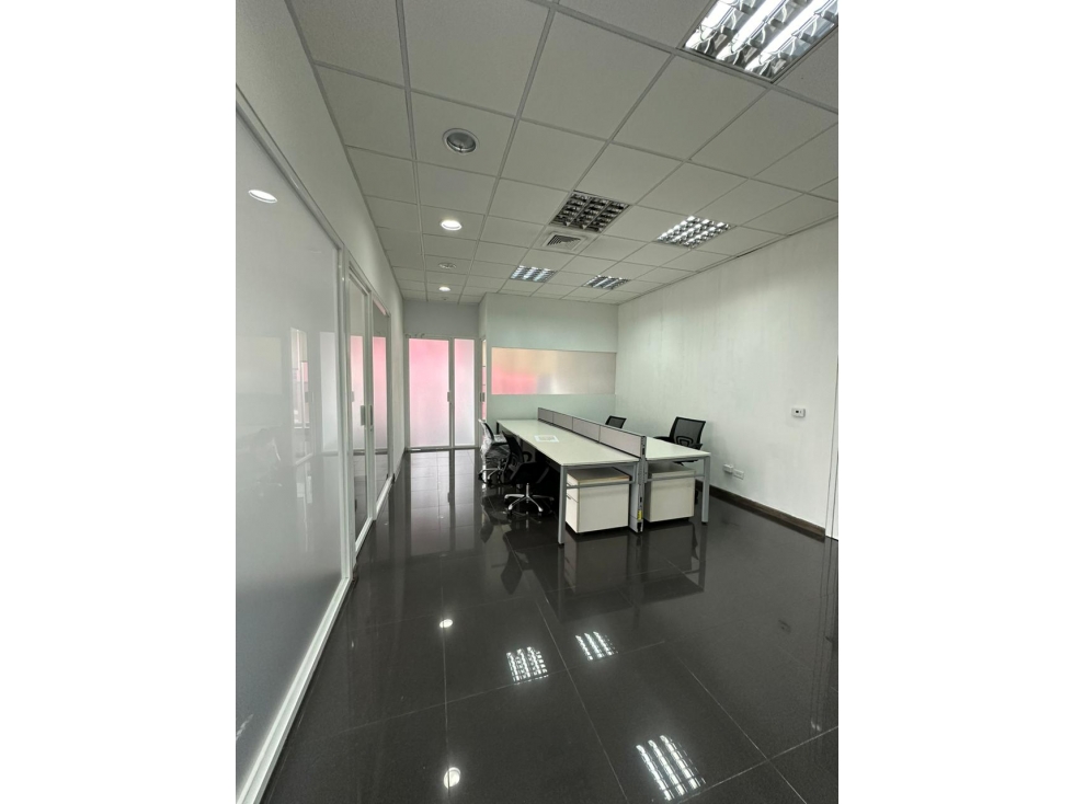 OFICINA / BELLA VISTA / PH HABITAT PLAZA / 180m2 / AMOBLADA — foto 2