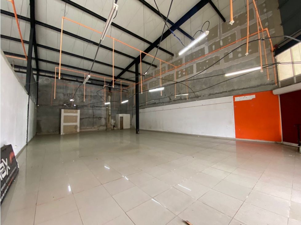 LOCAL / JUAN DIAZ / CRYSTAL PLAZA / 200M / PLANTA BAJA / VIA PRINCIPAL - 6