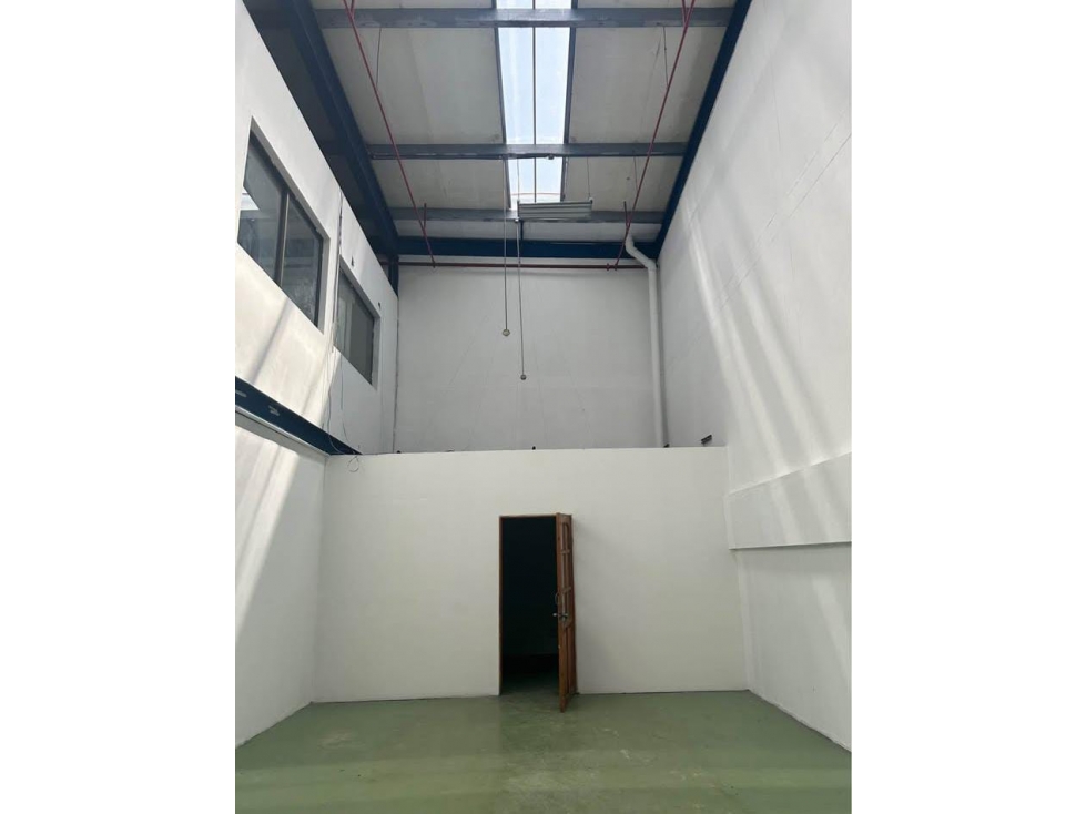 GALERA / MAÑANITAS / TOCUMEN WAREHOUSE PARK / 228M / CON OFICINAS JC - 2
