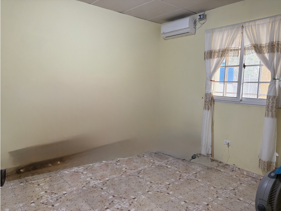 SE VENDE CASA EN NATA DE 4 HABITACIONES CERCA DE LA PANAMERICANA - 6