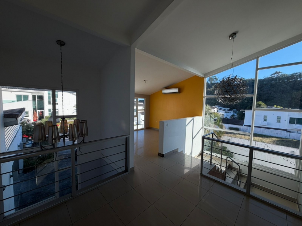 SE VENDE CASA ALTOS DE PANAMÁ HORIZONTES 552M 3 HABITACION 2 NIVELES — foto 3