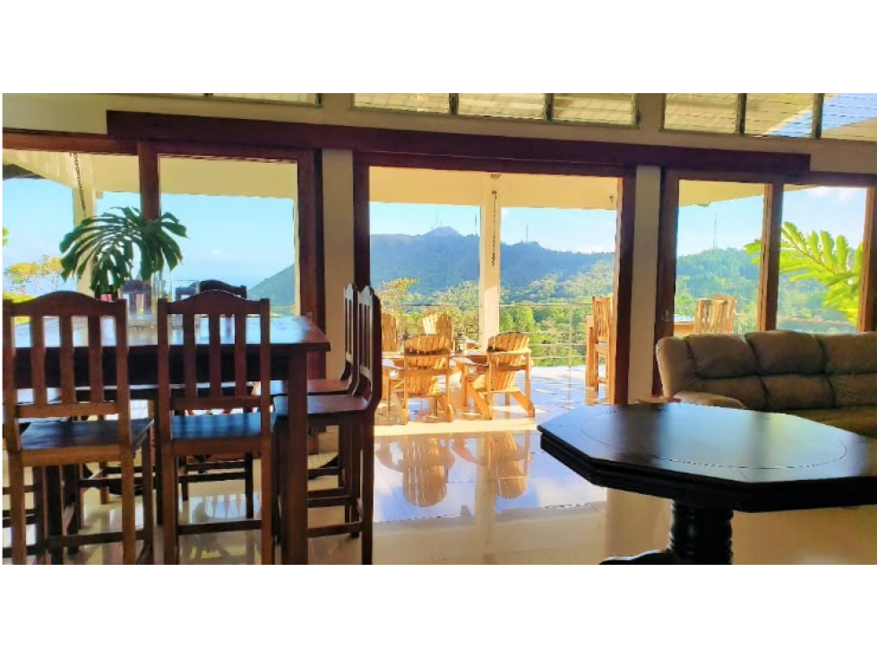 COCLE / VALLE DE ANTON / 2 HABITACION / 130M / VISTAS A LA NATURALEZA