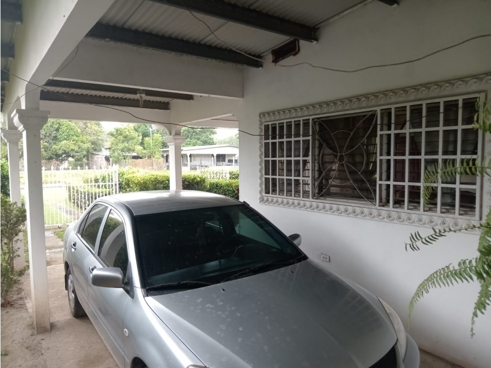 COCLE / ANTON / 3 HABITACIONES / 1200 M2 / TERRAZA / CERCADA - 4