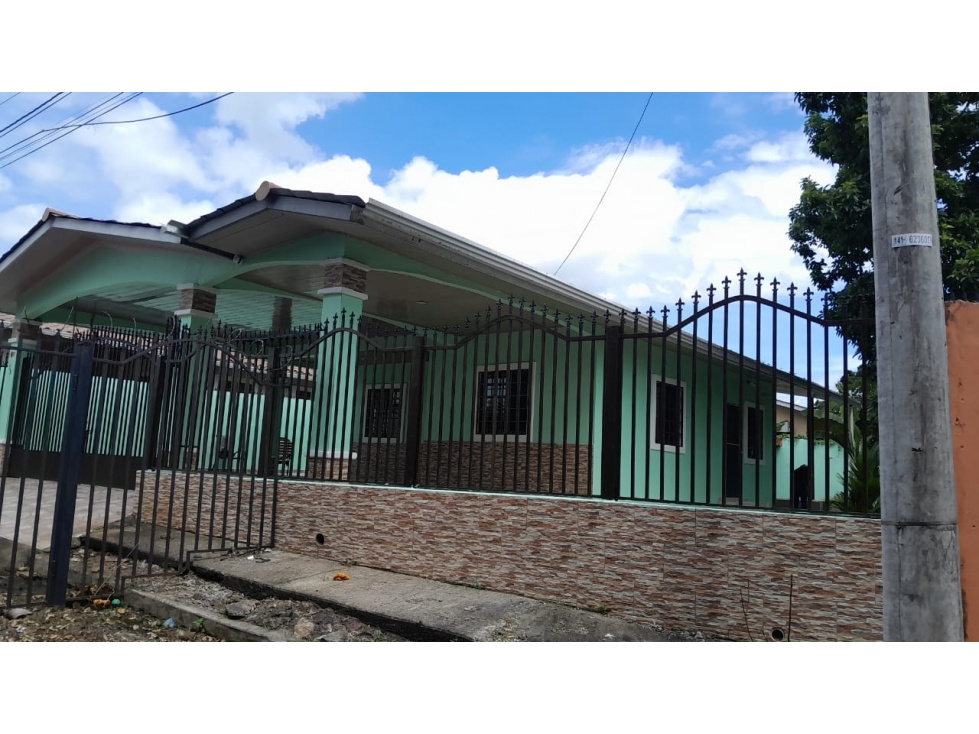 COCLE / URBANIZACION VALLE DEL RIO / 3 HABITACION / 372 M2 / CERCADA
