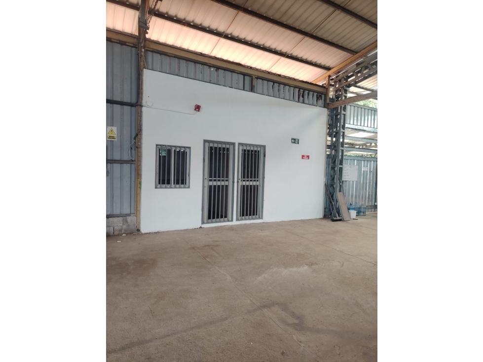 CHORRERA / LA MITRA / 334 M2 / GALERA / 5 ESPACIOS / 10 PARKINGS - 5