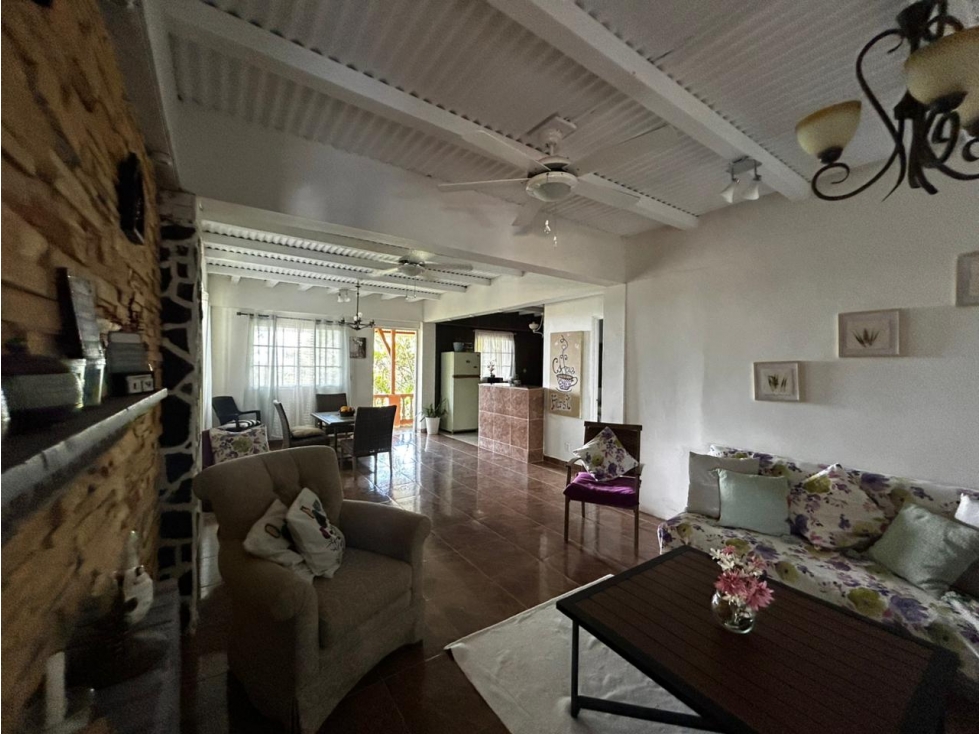 SE VENDE FINCA CON 2 CABAÑAS EN CERRO AZUL DE 1140M CLIMA FRIO - 4