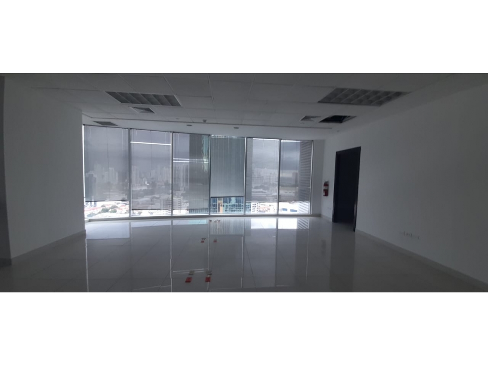 SE ALQUILA OFICINA EN CALLE 50 TORRE GLOBAL BANK DE 381M