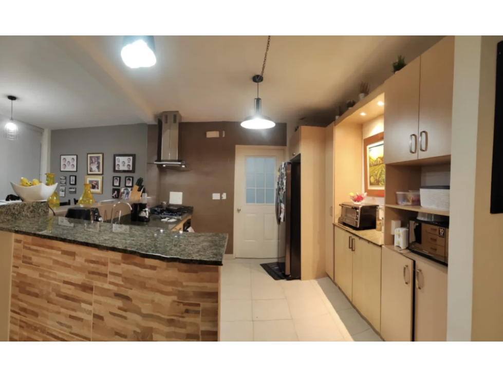 SE VENDE CASA EN VERSALLES CON 3 HABITACIONES 331M 2 PARKING TERRAZA