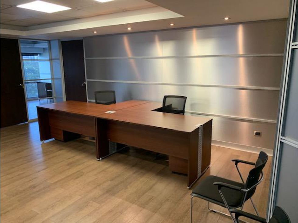 OFICINA / CALLE 50 / TORRE DRESDNER / 325M / DIVISIONES / AMOBLADA — foto 2