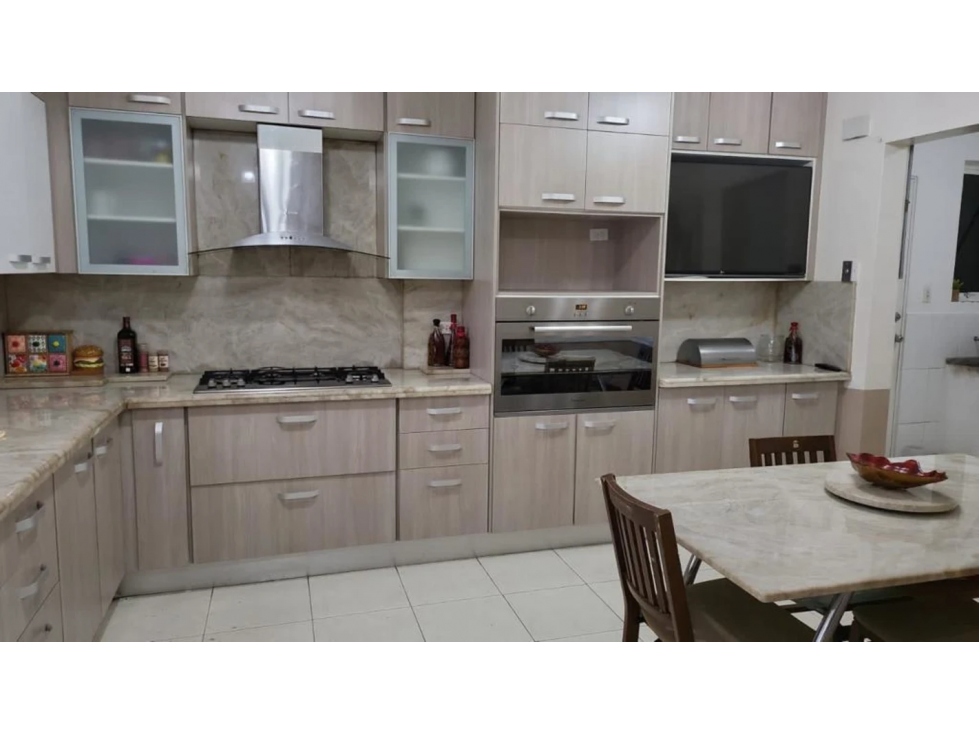 VILLA LUCRE / ALTOS SAN RAFAEL / 661M / 5 HABITACIÓN / 3 PARKING — foto 5