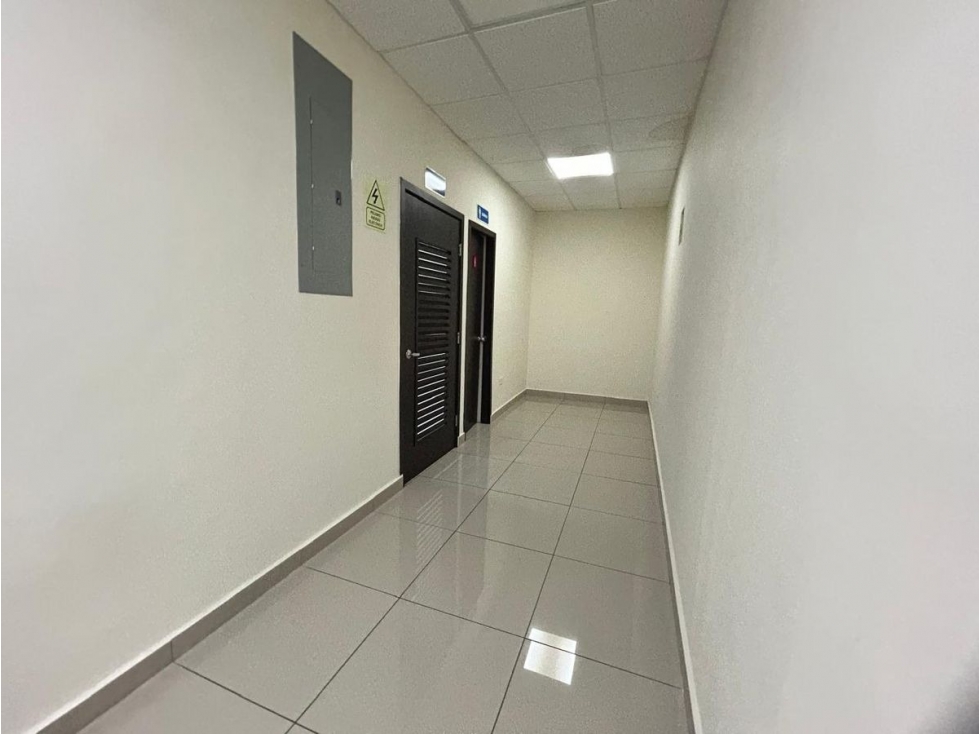 LOCAL COMERCIAL / EL DORADO / 550 M2 / 2 NIVELES / VIA PRINCIPAL JC - 6