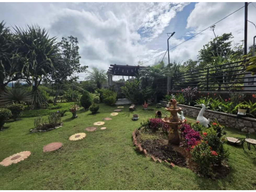 SE VENDE CABAÑA EN COCLE SANTA ELENA CON PISCINA 1507 MT2 AS - 2