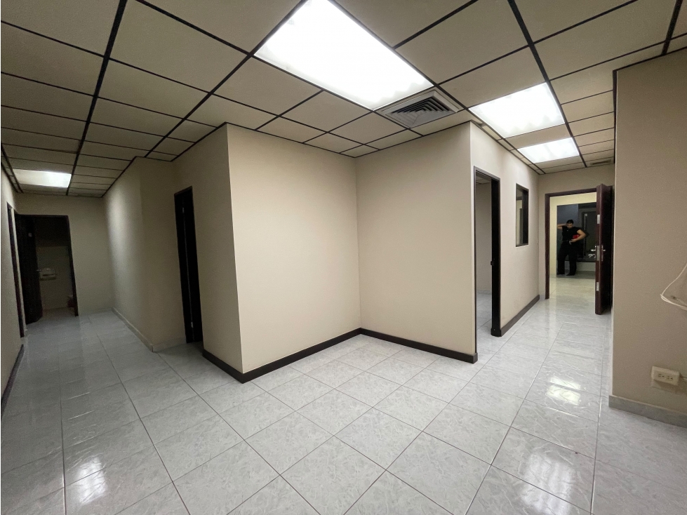 OFICINA / BELLA VISTA / VALLARINO / 153M / 1 BAÑO / PLANTA BAJA