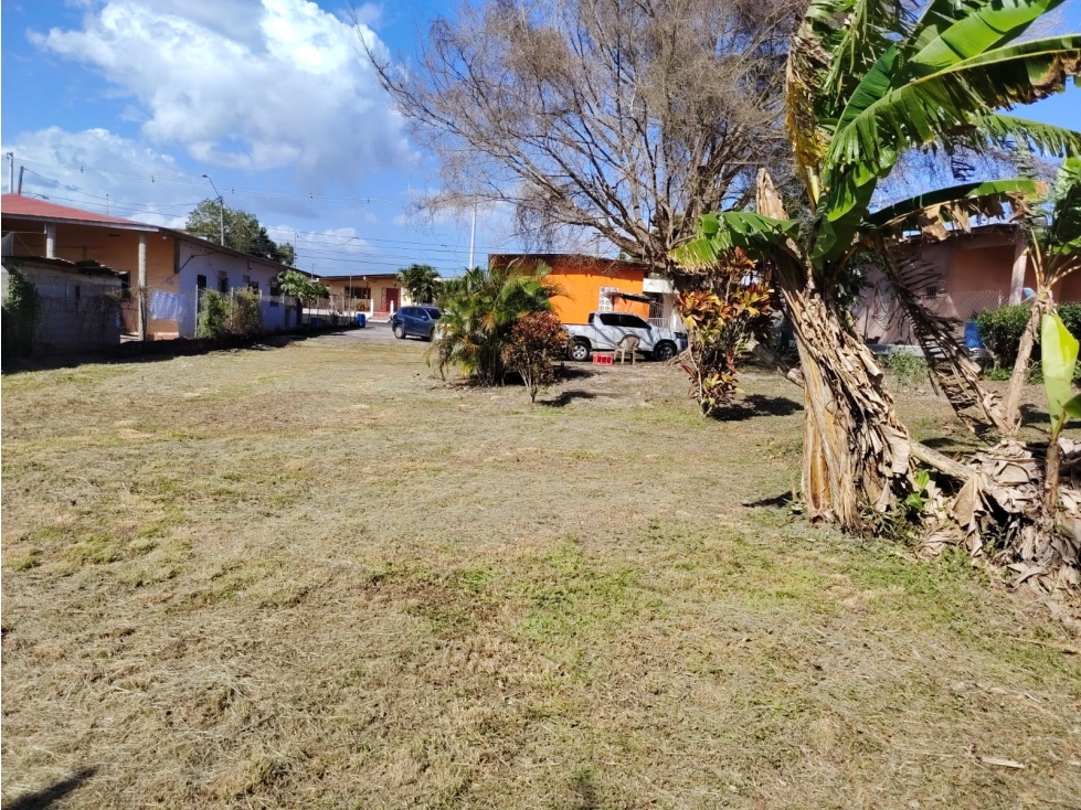 CHORREA / BARRIO COLON / 1025 M2 / TERRENO / CON ZONAS VERDES - 6
