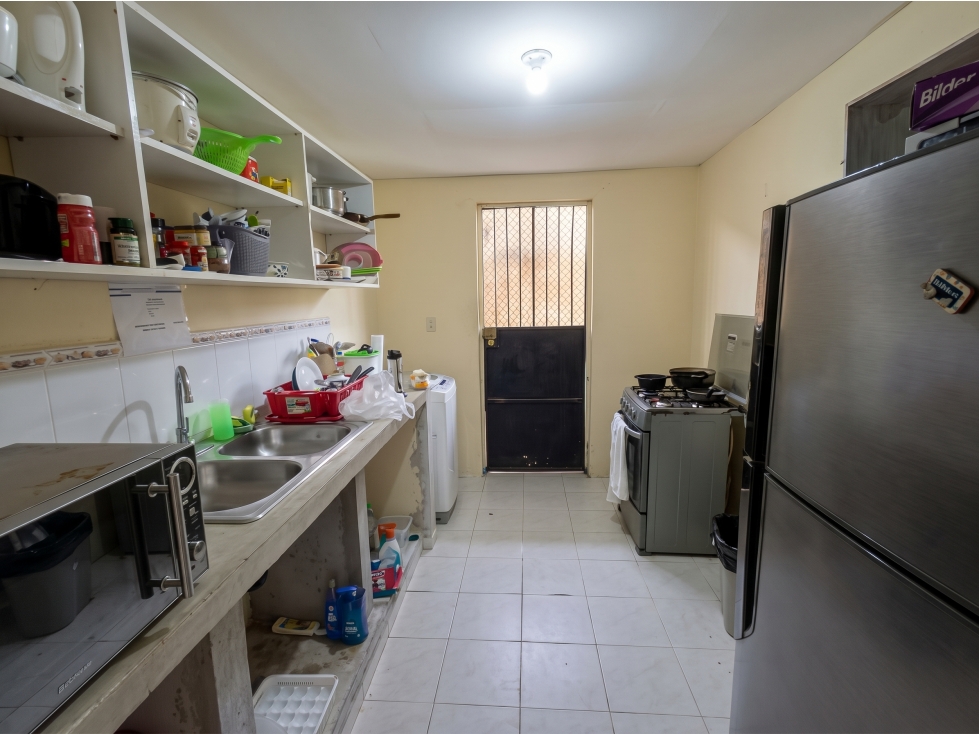 SE VENDE CASA ALCALDE DIAZ SAN LORENZO 325M 4 HABITACION 2 NIVELES - 6