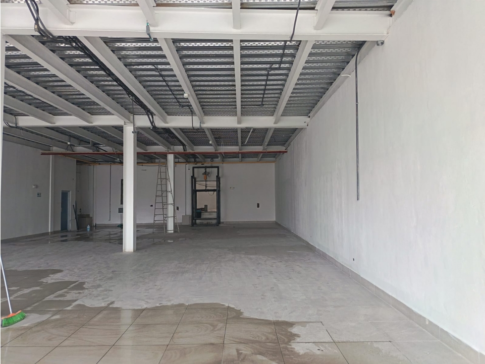 LLANO BONITO / PLAZA DEL ESTE CENTER / 550M / LOCAL CON BODEGA - 2